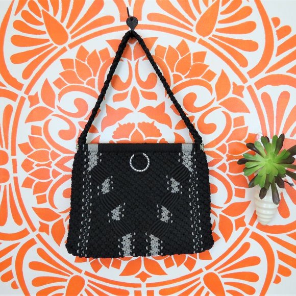 no brand Handbags - Vintage Black & Gray Crochet Purse